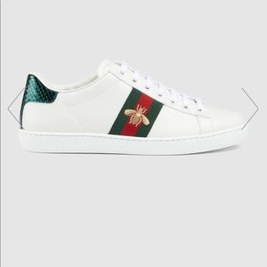 Gucci bee sneakers